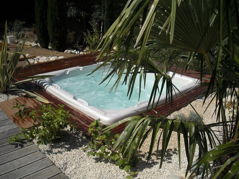 Actu - amenager sa terrasse - jacuzzi exteieur-les jardins en cascades