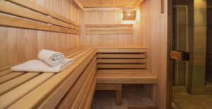 Page-Bien-etre-parallax-Les-Jardins-en-Cascades-installation-jacuzzi-exterieur