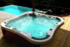 Page-Bien-etre-realisation-1-Les-Jardins-en-Cascades-installation-jacuzzi-exterieur