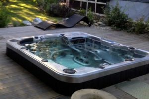 Page-Bien-etre-realisation-4-Les-Jardins-en-Cascades-installation-jacuzzi-exterieur