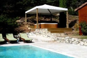 Page-Bien-etre-realisation-5-Les-Jardins-en-Cascades-installation-jacuzzi-exterieur