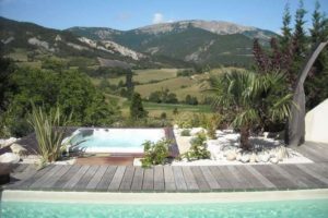 Page-Bien-etre-realisation-8-Les-Jardins-en-Cascades-installation-jacuzzi-exterieur